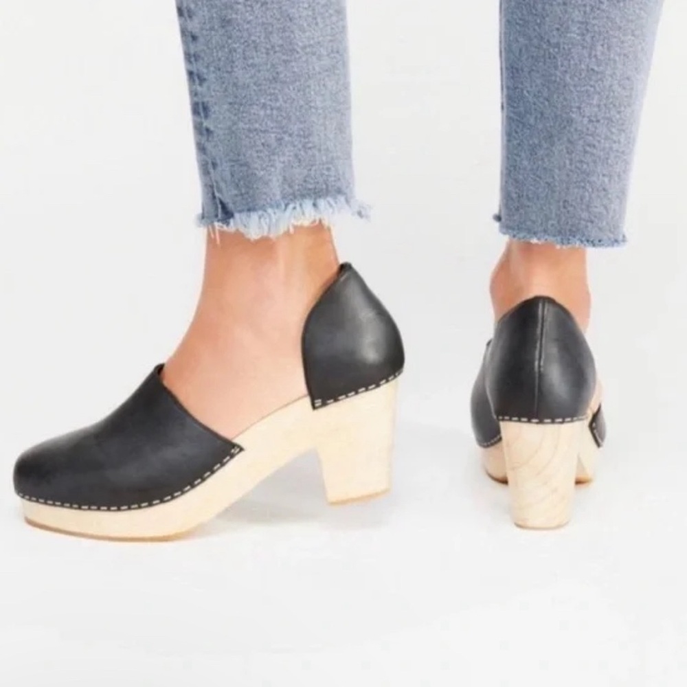 Free People Monroe Leather Clogs Black with wood heel, Mule size 36 or 6 - Picture 3 of 14